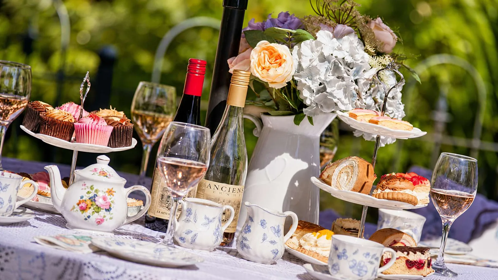 Residents sharing afternoon tea together
